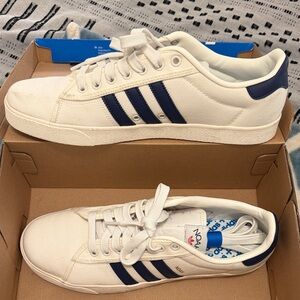 Adidas Noah Adria Originals in Dark Blue